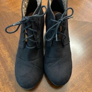 Cityclassified Black Lace-Up Women's Boots